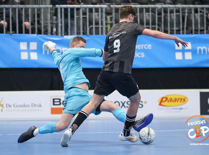 UYL_4742