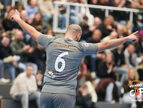 UYL_4869