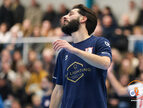 UYL_4480