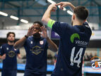 UYL_4572